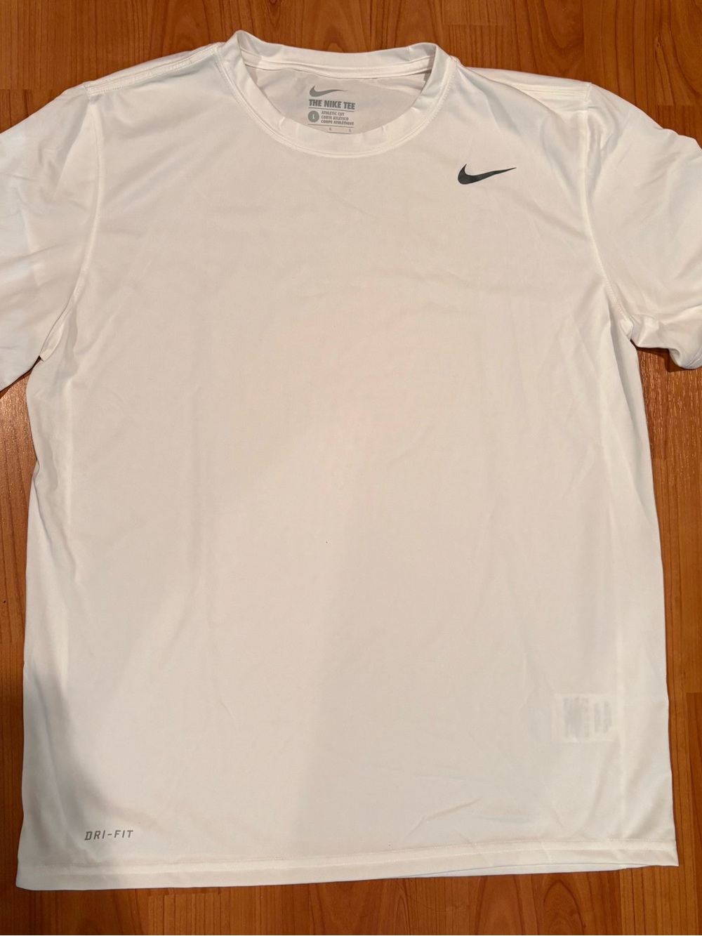 Nike Men’s White Dri-FIT Short-Sleeve Performance Tee. Size large
